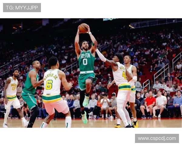 沃尔夫替补出战17分钟高效表现攻下11分 助球队赢得关键胜利